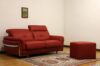Canapé en cuir rouge avec détails en acier