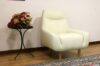 Fauteuil en cuir avec pieds en bois