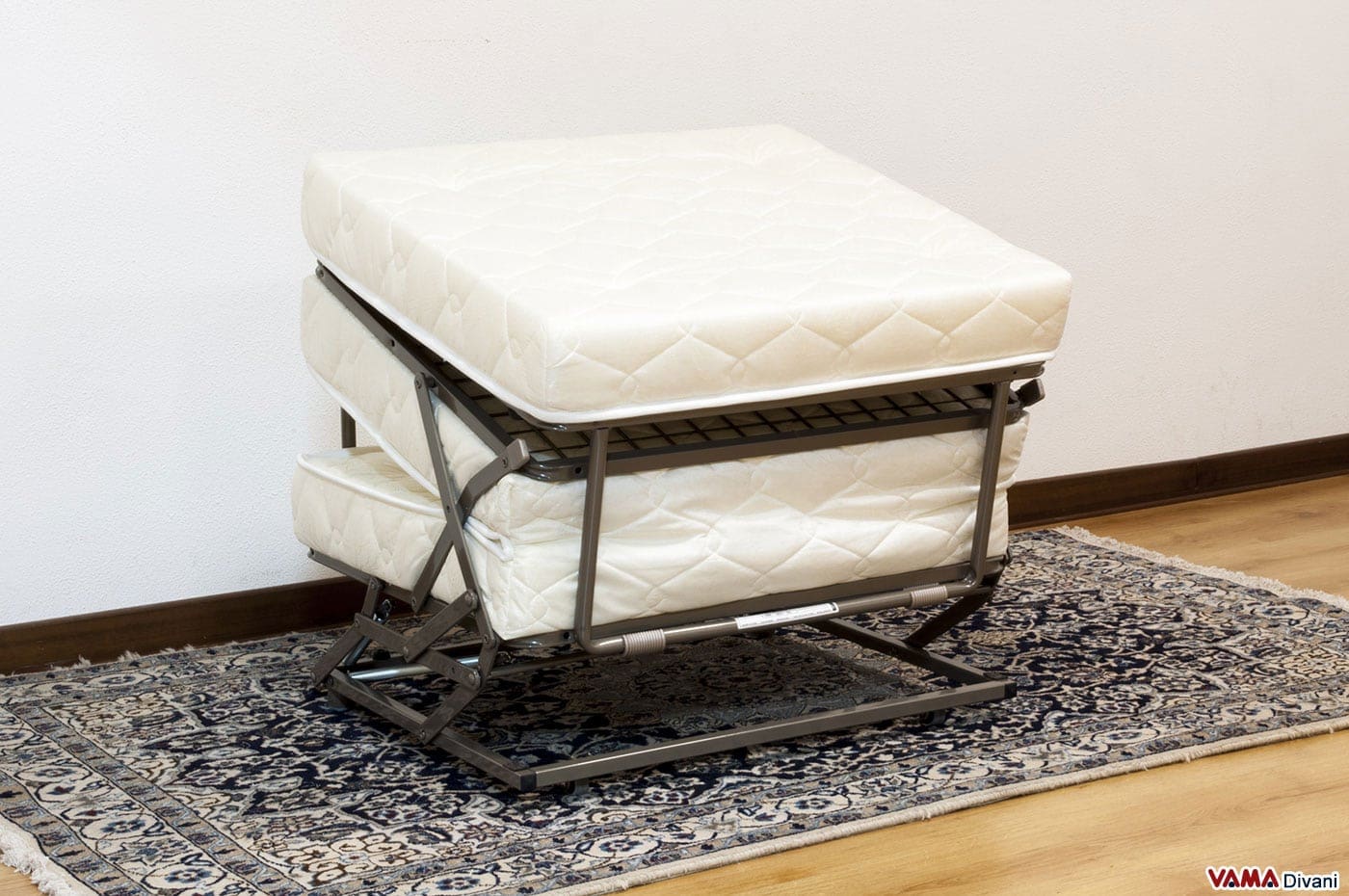 Mécanisme pliant du pouf lit