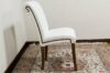 Chaise classique en cuir blanc