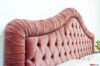 Tête de lit capitonnée avec rouleau plissé et matelassage en velours rose
