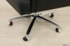 Chaise de bureau pivotante en acier avec roulettes