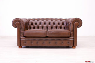 Canapé Chesterfield 2 places en cuir marron en offre