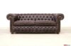 Canapé Club Chesterfield vintage en cuir brun foncé avec clous en laiton vieilli